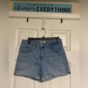 Levi’s jean shorts size 30